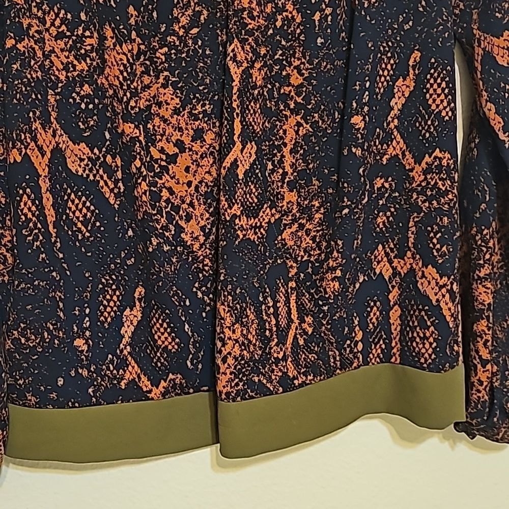 Cabi Womans Blouse Python Snake Print Top Blue Or… - image 4